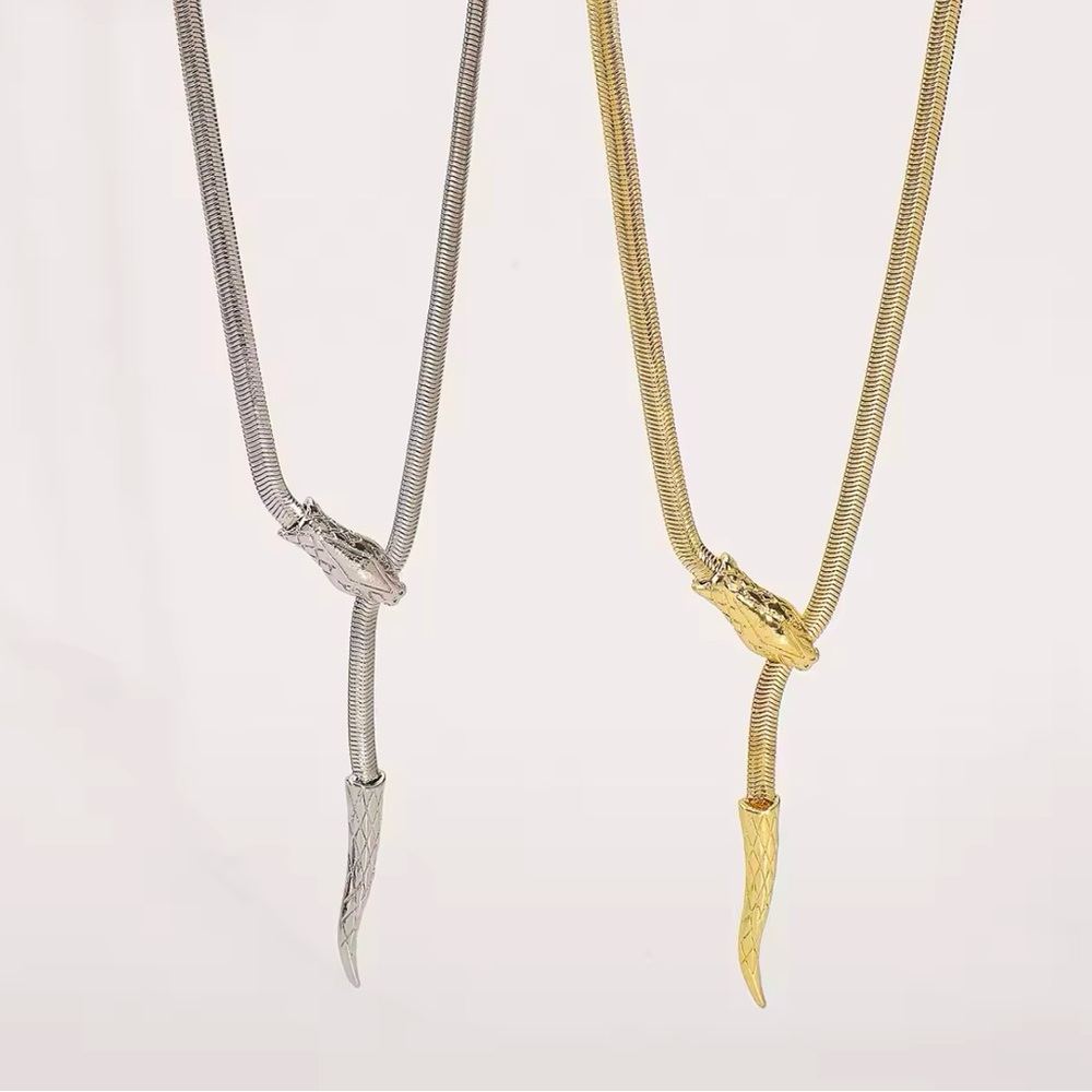 ✨✨Elegant Snake Lariat Necklace✨✨ - Picture 4 of 6